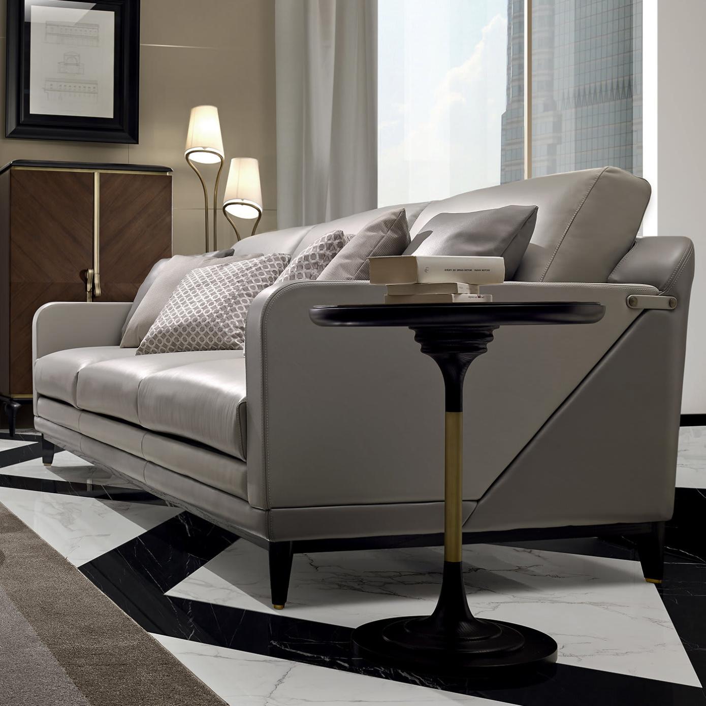 Tavolino con Piano in Ottone | Dimensioni: Ø 50 × H 60 cm Tavolino con Piano in Ottone | Dimensioni: Ø 50 × H 60 cm