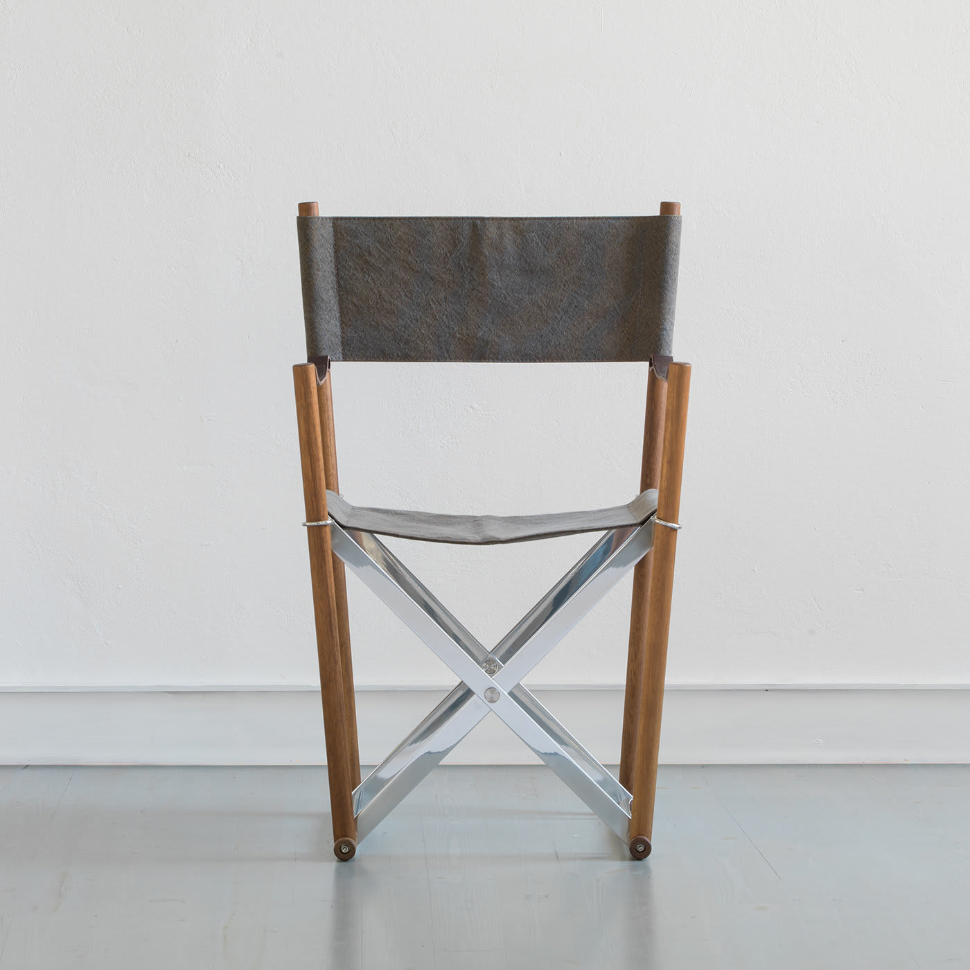 Sedia in Cotone Regista | Base / Piedistallo: Solid Black Walnut Sedia in Cotone Regista | Base / Piedistallo: Solid Black Walnut