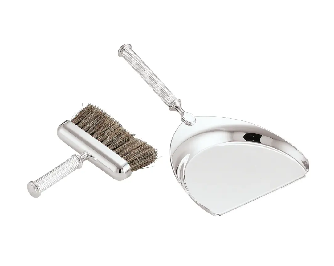 Set Spazzola E Paletta Per Briciole In Argento Set Spazzola E Paletta Per Briciole In Argento
