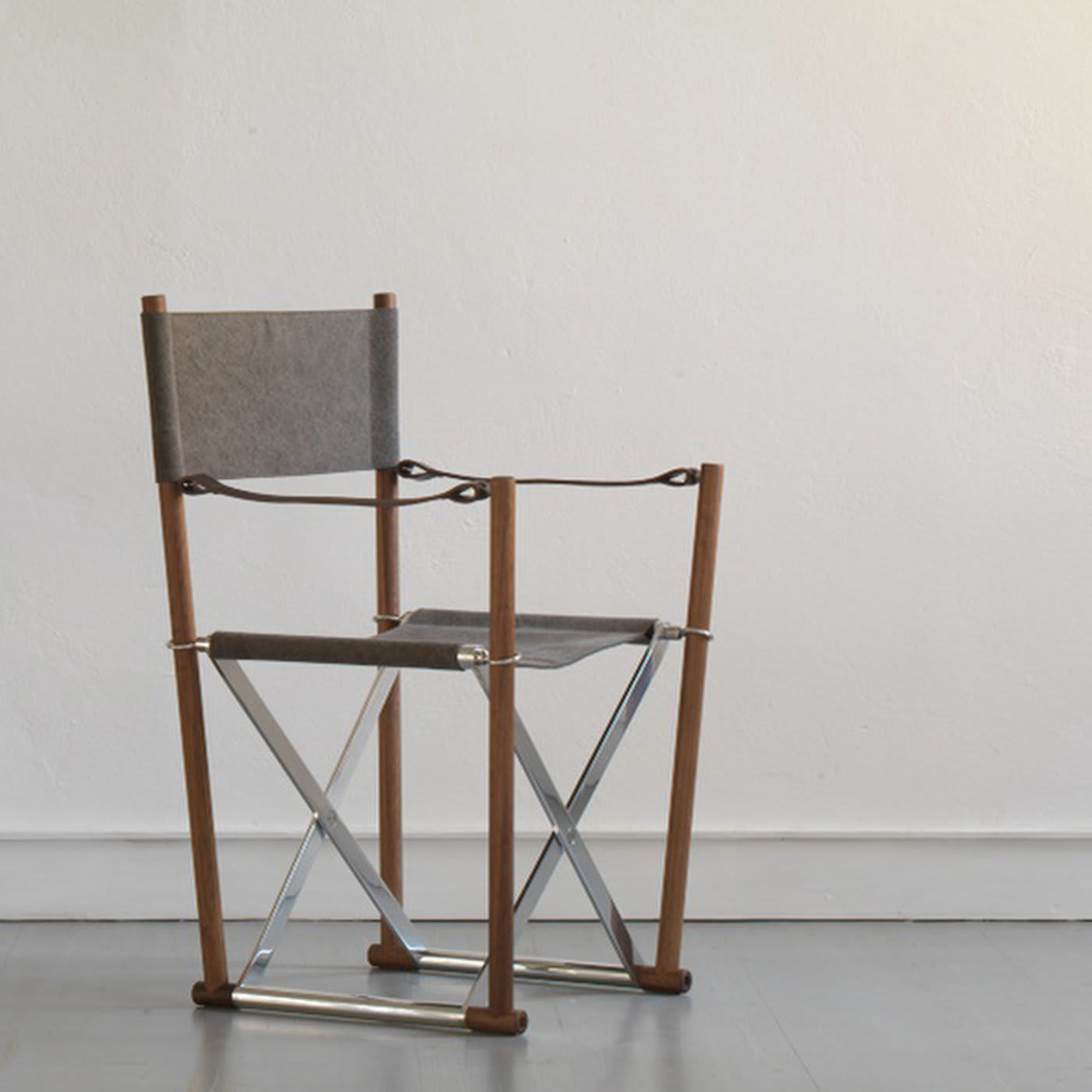 Sedia in Cotone Regista | Base / Piedistallo: Solid Black Walnut Sedia in Cotone Regista | Base / Piedistallo: Solid Black Walnut