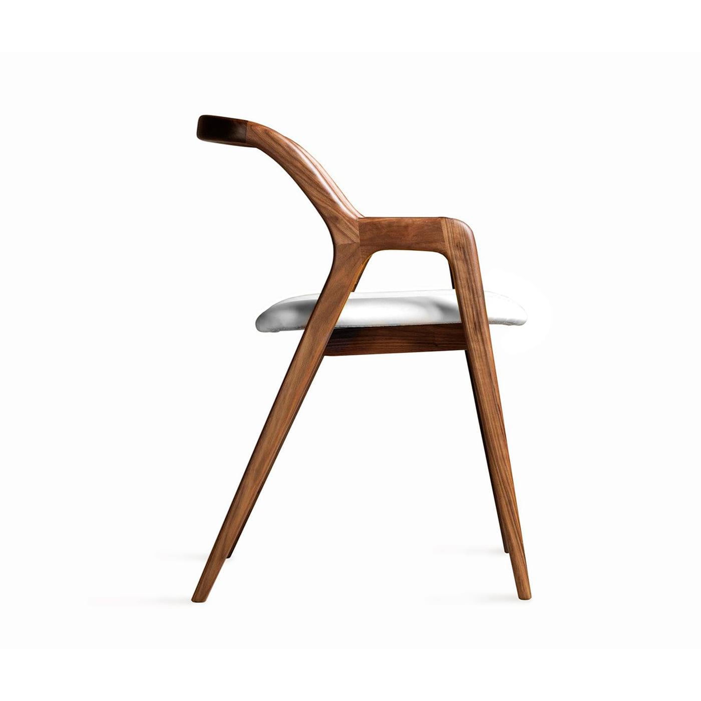 Sedia In Breve Noce Naturale | Rivestimento: Leather PANDORA 602