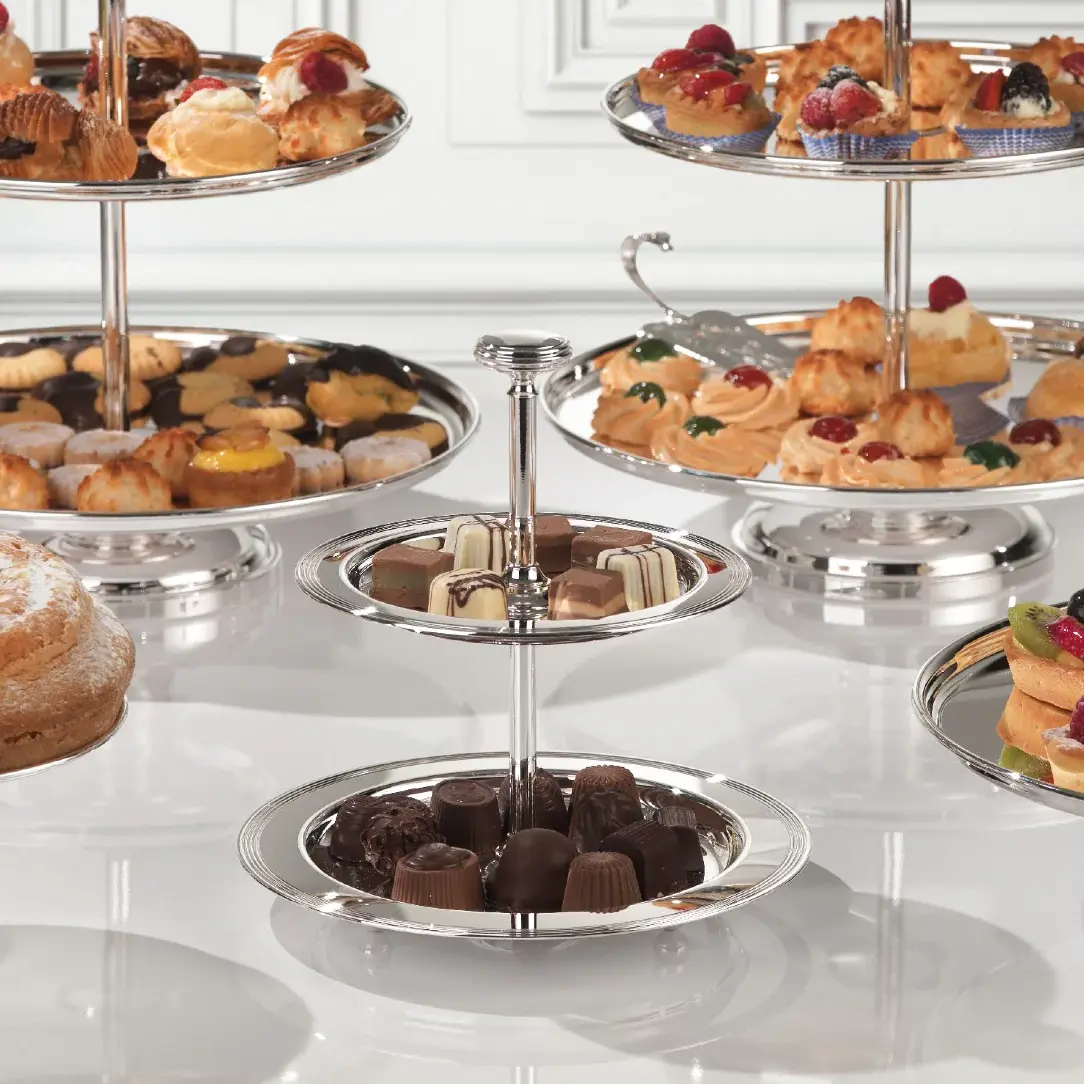 Alzata Per Frutta A Due Piani Italiana In Argento Alzata Per Frutta A Due Piani Italiana In Argento