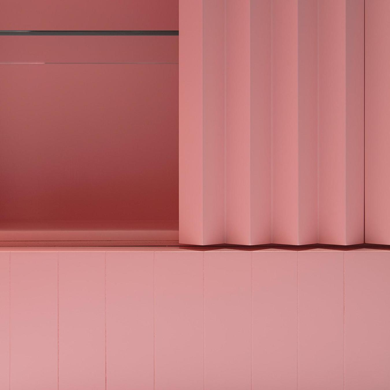 Credenza Elegante Rosa