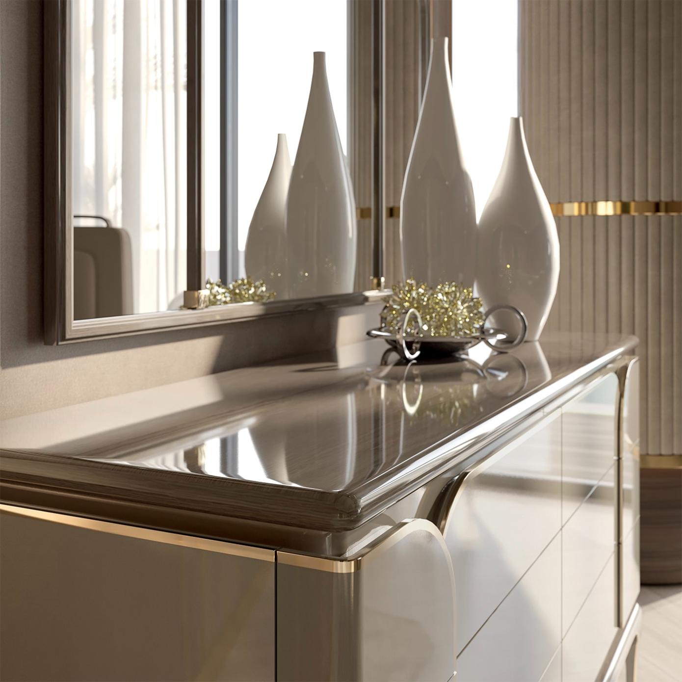 Cassettiera Beige a 4 Ante di Lusso | Configurazione: Senza specchio Cassettiera Beige a 4 Ante di Lusso | Configurazione: Senza specchio